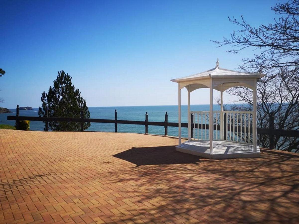 **Sunny And Bright, Thatchers Rock One Bed Beach Front Apartment*** Torquay Eksteriør billede