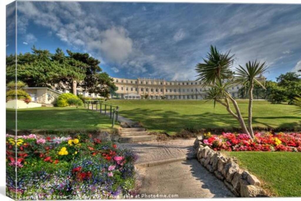 **Sunny And Bright, Thatchers Rock One Bed Beach Front Apartment*** Torquay Eksteriør billede